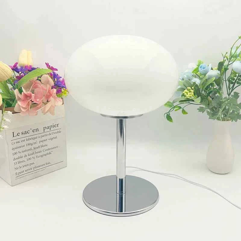 The Girl's Bedside Lamp Bedroom Decoration Modern Minimalist LED Lighting Table Lamp Room Decoration and Living Room