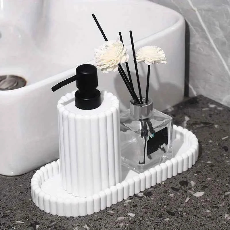 Bathroom accessories and toiletries include lotion bottles, swab boxes and trays, which are available in a variety of colors.